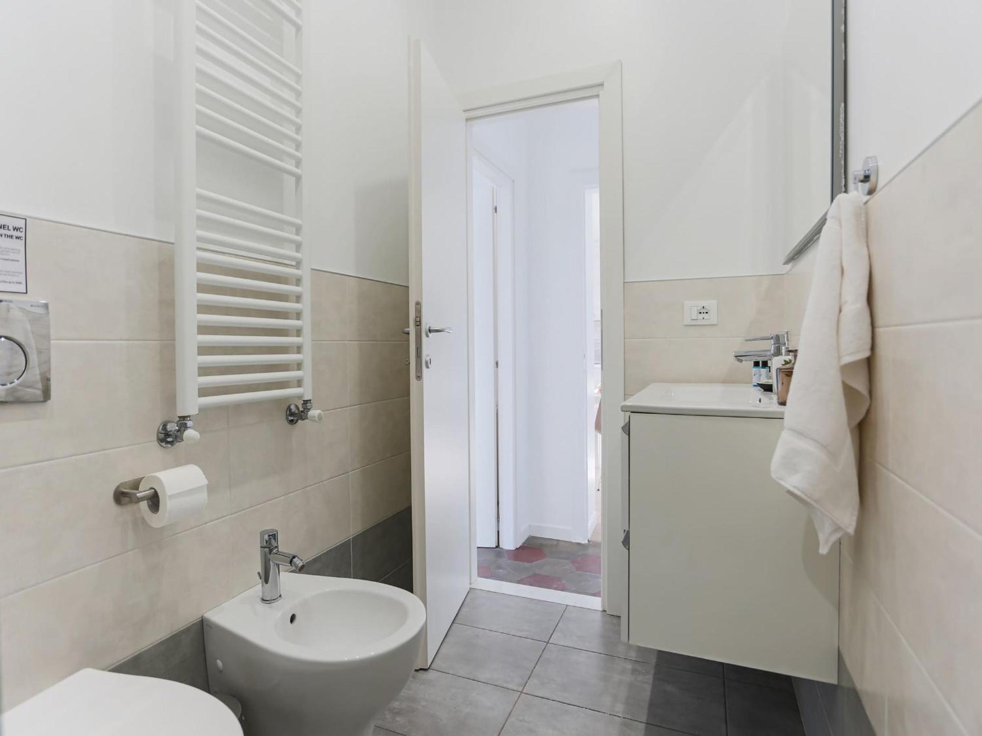 The Best Rent - Spacious Two Bedrooms Apartment Near Porta Romana Milan Luaran gambar