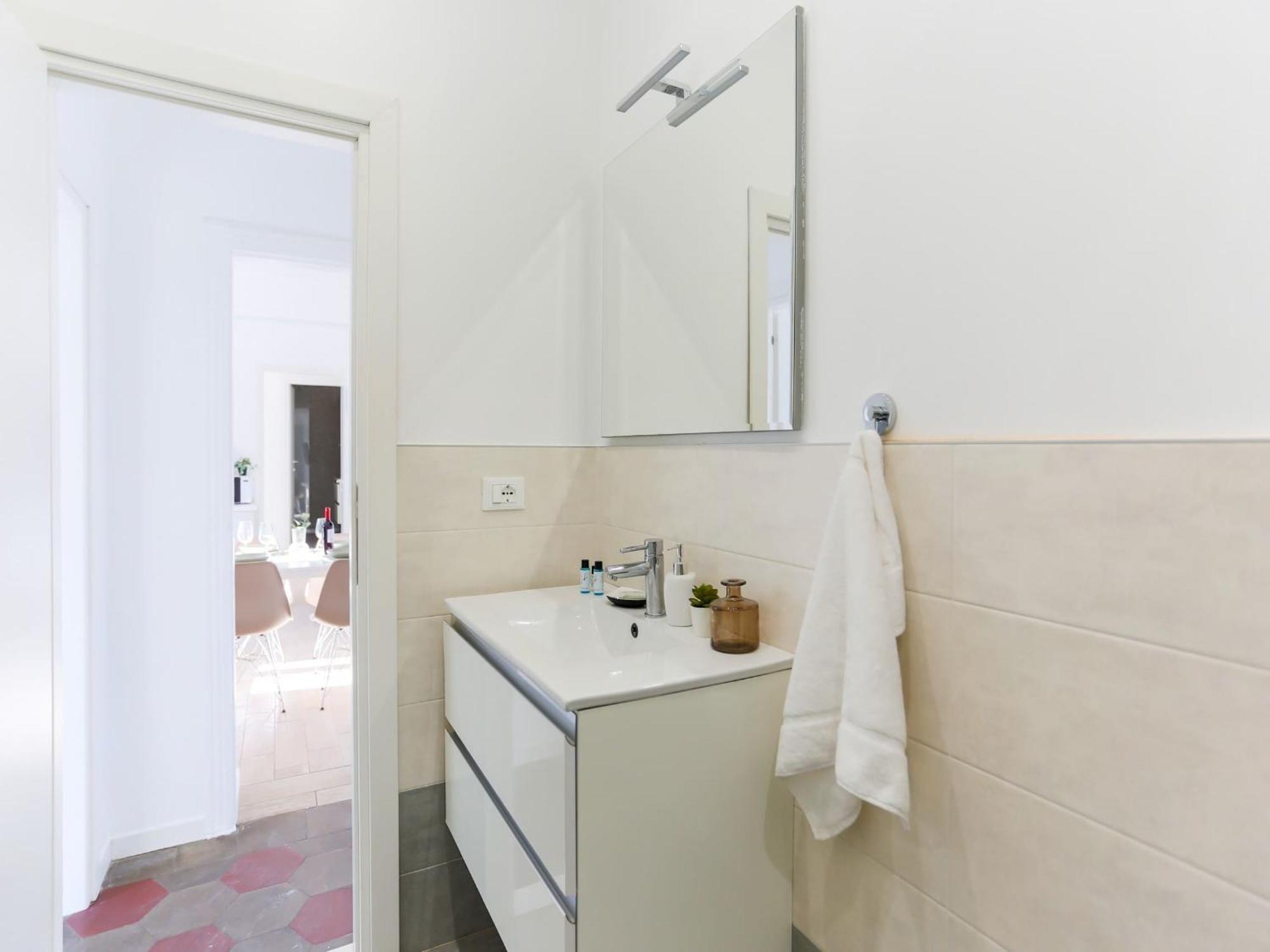 The Best Rent - Spacious Two Bedrooms Apartment Near Porta Romana Milan Luaran gambar